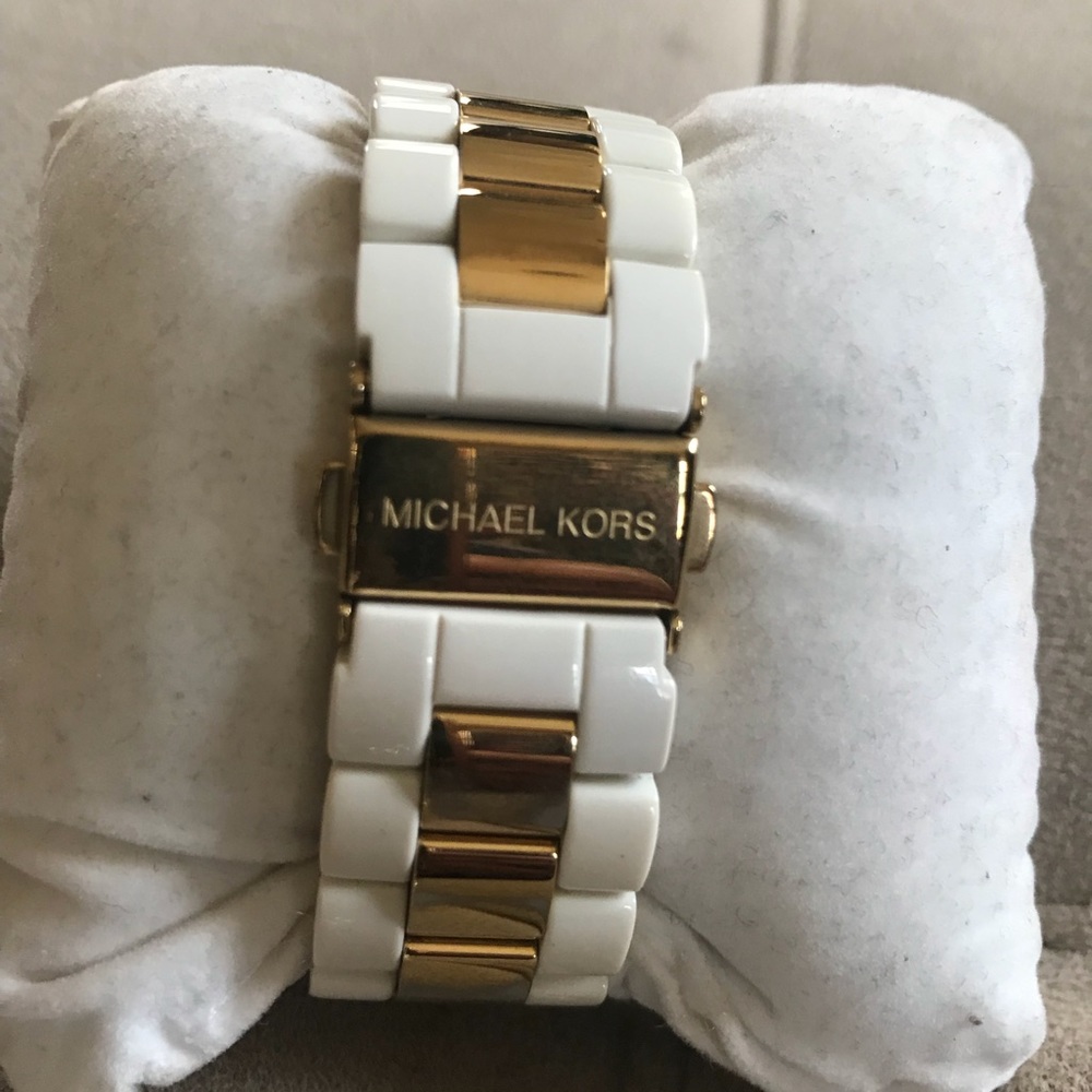 MKors white resin watch - Picture 3 of 4
